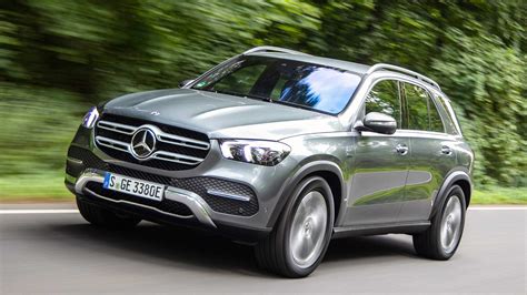 Thanks to a battery with a capacity of 31.2 kwh, it is capable of over 100 kilometres with a corresponding driving style. Mercedes-Benz GLE 350 de 4MATIC (2019) | InsideEVs Photos