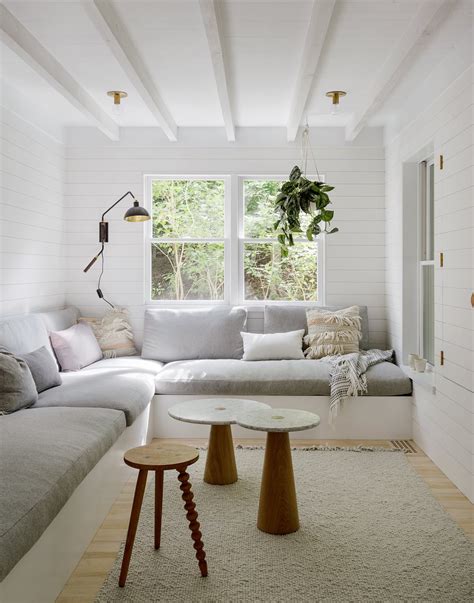 This hamptons beach house was designed by aamodt plumb architects, and is located in east quogue, new york. A WHITE SCANDINAVIAN STYLE BEACH HOUSE | The Home Studio ...