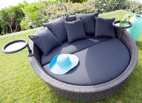 Le lit de jardin rond est un meuble très élégant. Canapé lit de jardin Melrose - Mobilier de jardin ...