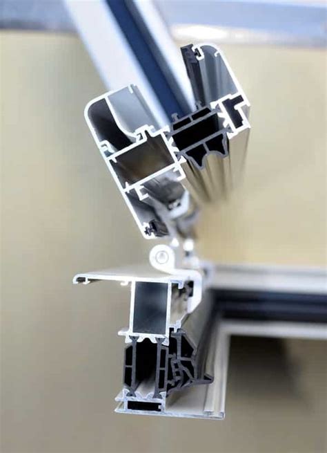 Pretreatment and process hydrolysis 2.2.3.100. How are dual colour windows painted? - SP&PC