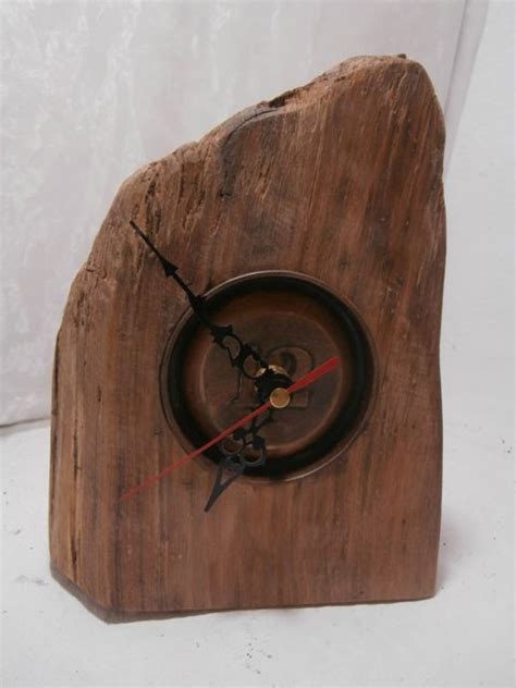 https://www.etsy.com/listing/495722856/driftwood-clock ... Find creative diy driftwood decor inspir.