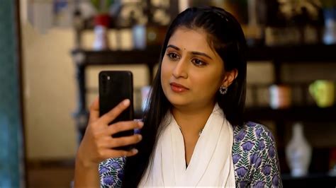 Watch Saavi Speaks To Her Mother Video Online Hd On Jiocinema