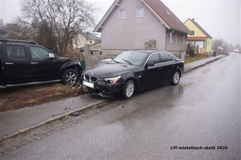 Im bezirk mistelbach waren feuerwehrleute u.a. Feuerwehreinsatz: Unfall auf der Schrickerstraße - Mistelbach