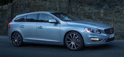 There's a lot to like about the family friendly v60. VOLVO V60 specs & photos - 2014, 2015, 2016, 2017, 2018 ...