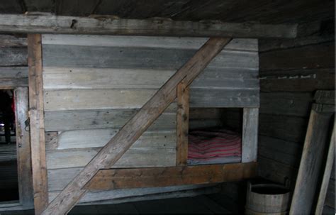 Beds In Russian Tradition Where To Sleep Russian Stove Kizhi 2007 All Pyrenees · France