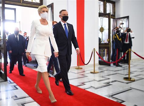 Poznaj opinie i sprawdź dostępne daty! Agata Duda i szczepienia na koronawirusa. Kiedy zaszczepi ...