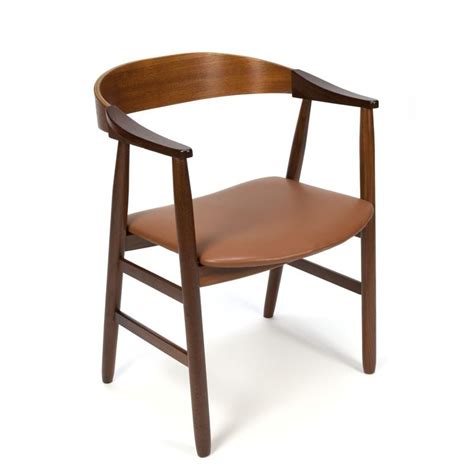 Our factory direct desk chairs ship directly to your door, cutting out the overhead costs. Danish vintage desk chair with cognac colored lining