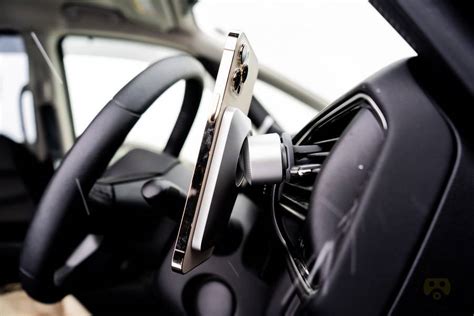 レビュー Belkin Car Vent Mount Pro With Magsafe：ワンタッチで強力固定、iphoneカーナビ化する