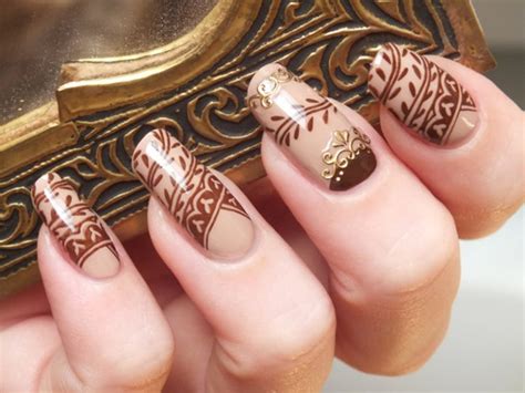 15 Creative Henna Nail Designs To Look Modish NailDesignCode