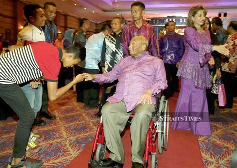 He is the first son of paduka ayahanda sultan ahmad shah of pahang and tengku ampuan afzan. Sultan Ahmad Shah a ruler well loved by the people | New ...