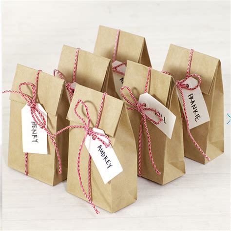 Gift wrapping ideas paper bag. Pin de Meg Lauritz em Parties & Entertaining | Sacolas de ...