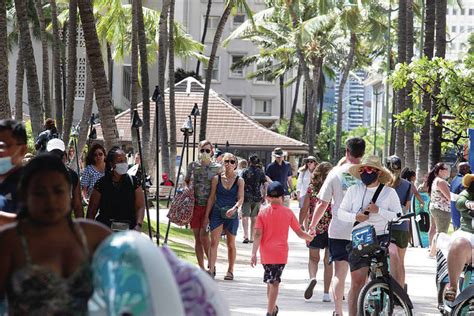 Hawaii Tourism Authority Approves Plan To Reduce Oahu Tourists