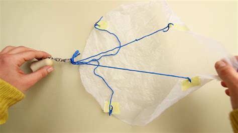 Cómo Hacer Un Paracaídas Con Una Bolsa De Plástico