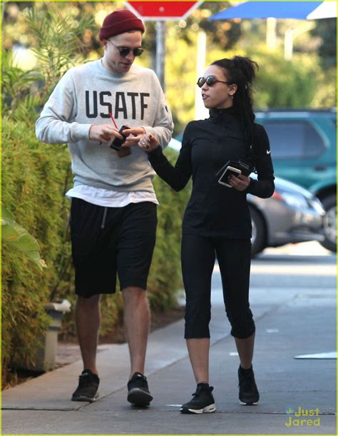 robert pattinson and fka twigs show some pda on a lunch date photo 745876 photo gallery