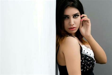 Shanaya Female Model From Karachi Pakistan Modeling And Talent Agency