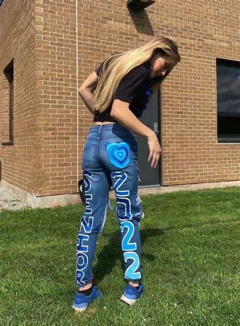 15 Cutest Senior Jeans Ideas Were Obsessing Over Right Now Custom