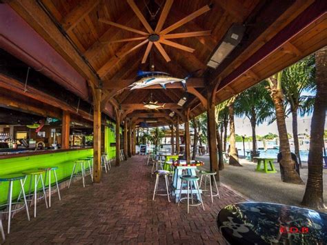 13 Best Beach Bars In Florida You Can Enjoy This Summer Trips To Discover