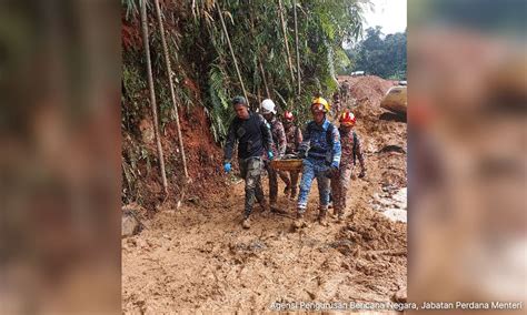 batang kali landslide four more bodies found death toll now 30