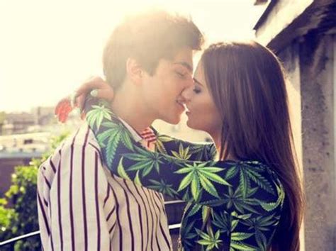 17 Reasons Why You Should Date A Girl Who Smokes Weed Playbuzz