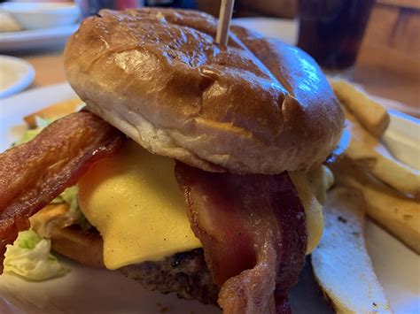 Excellent Bacon Cheeseburger From Texas Roadhouse Today Rburgers