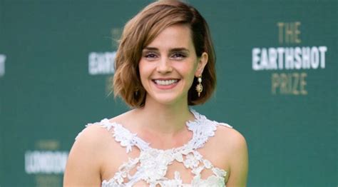 Emma Watsons Floating Dress Leaves Netizens Amazed The Daily Ausaf