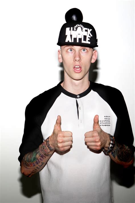 Machine gun kelly is more or less synonymous with tattoos. Machine Gun Kelly Tattoo - Cool Hip Hop Artist ...