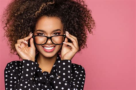 6 Make Up Tips For People Who Wear Glasses Ewmoda