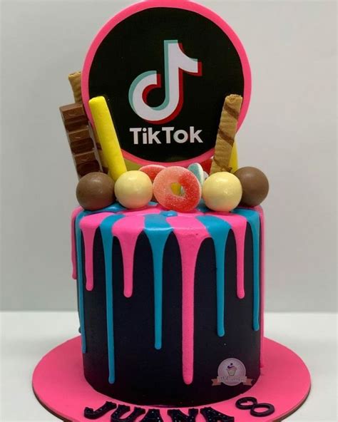 With best quotes specially designed to express your feelings and love in best way.just write your good name on. TikTokcake in 2020 | Cute birthday cakes, 14th birthday ...