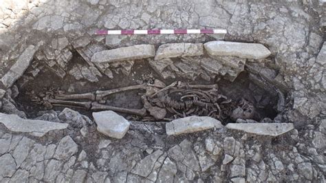 50 Graves Of Slaves Who Toiled At A Roman Villa Unearthed In England