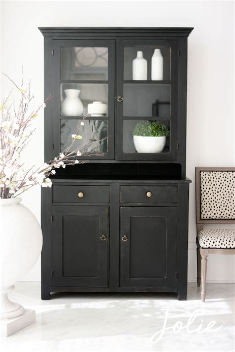 This paint is under the trademark annie sloane, but there are other brands as well, these days. How to update your interior with Jolie Paint and the ...