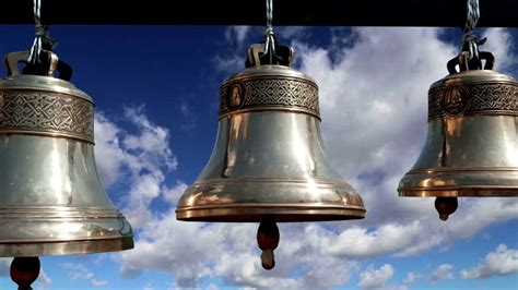 The bells/wheels are very large making the ropes have a large 'throw'. Church Bell Ring Tone | Free Ringtone Downloads - YouTube