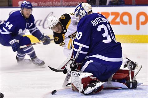David Pastrnaks Goal Sends Boston Bruins Past Toronto Maple Leafs 3 2