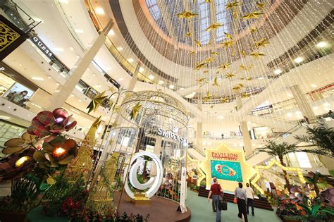 Mau liburan ke kuala lumpur tapi bingung mau mengunjungi tempat wisata kuala lumpur yang mana saja?memang sih ada banyak tempat wisata di kuala lumpur yang. GAMBAR 10 Pusat Membeli-Belah Dengan Dekorasi Raya ...