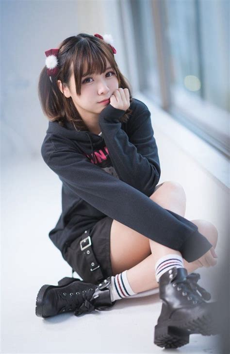 Pin By Momo Furukawa On Dudy Cute Girl Poses Cute Japanese Girl