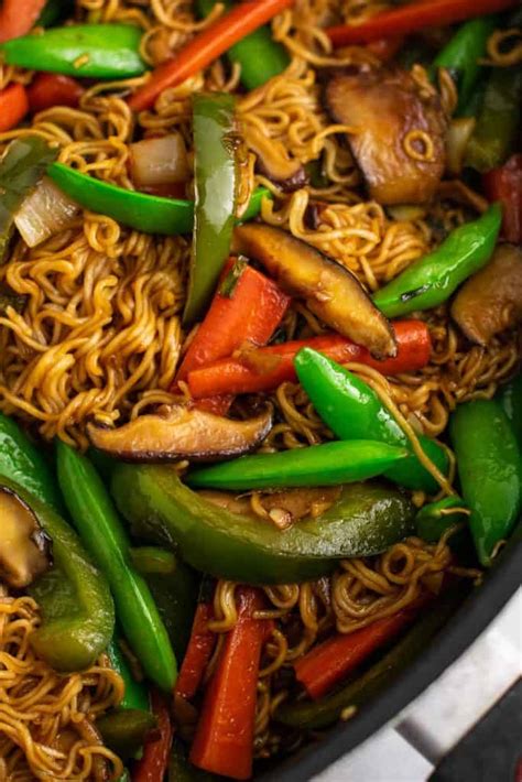 Ramen noodles are practically a main food group in college. Easy Ramen Noodle Stir Fry Recipe - Build Your Bite
