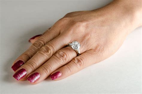 Engagement rings never go on the index finger, although some people choose to wear their rings on very different fingers. What Hand Does An Engagement Ring Go On - Estate Diamond ...