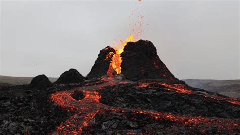 5 Of The Worlds Biggest Volcanoes