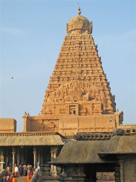 Brihadeeshwara Temple Architecture Of Tanjore Tamil Nadu India The