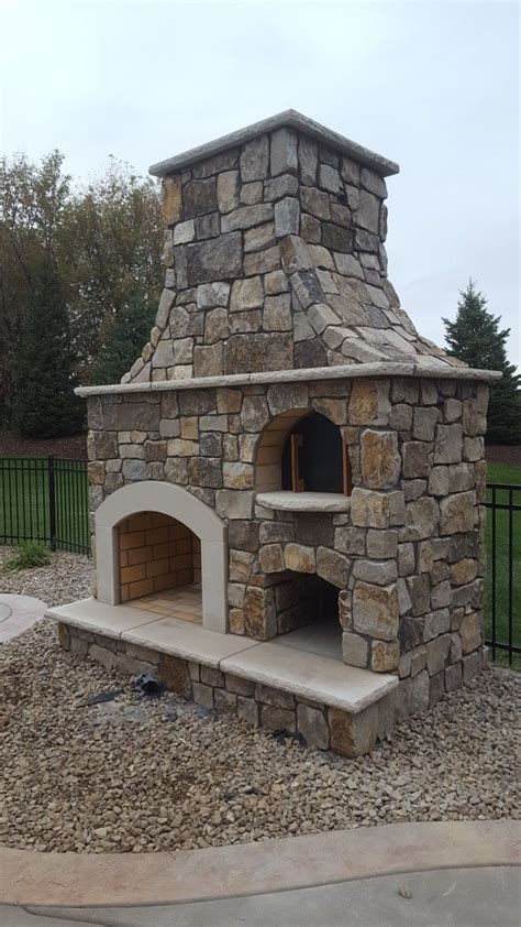 Outdoor Stone Fireplace With Pizza Oven