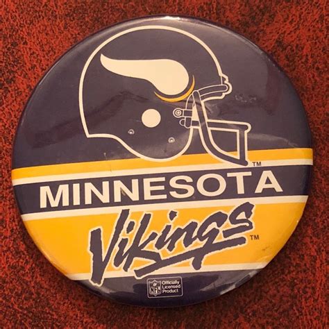 Vintage Minnesota Vikings Pinback Button Throwback Nfl Football Pin 3 1
