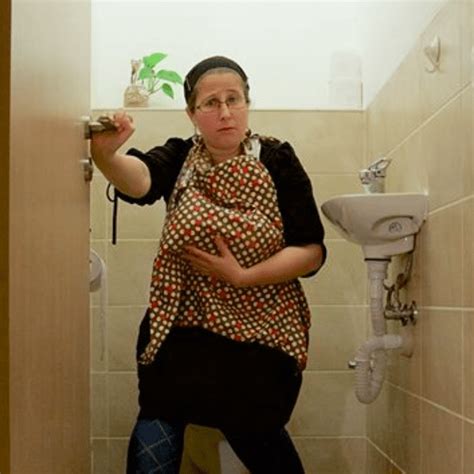 Breastfeeding In Bathroom Photo Goes Viral Popsugar Moms