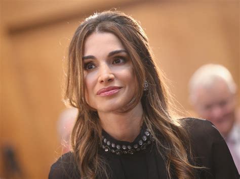 Queen Rania Of Jordans Body Measurements Including Height Weight Dress Size Shoe Size Bra