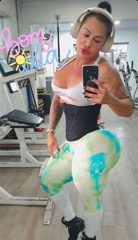 Woman Who Wants World S Biggest Bum Wears Extreme Corset For Gruelling Am Workout Daily Star