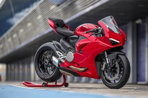 Ducati offers 7 models in india. Ducati Panigale V2 launched in India at Rs 16.99 lakh ...
