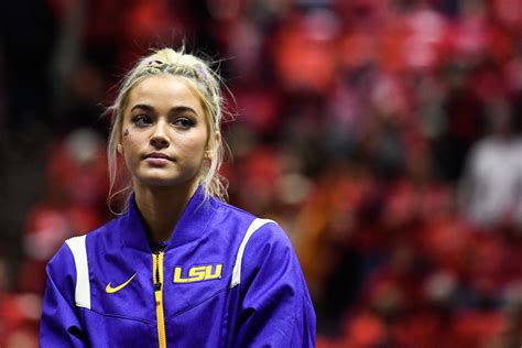 LSU Star Gymnast Olivia Dunne Face Plants In Embarrassing Video The Spun What S Trending In