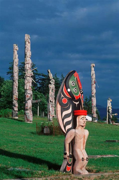 first nations culture alert bay ´namgis burial ground totem poles british columbia canada
