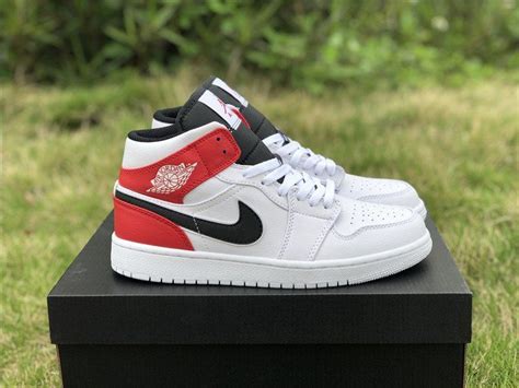 The upcoming air jordan 1 mid gets a familar look as the chicago black toe colorway makes its way on the shoe. Nike Air Jordan 1 Mid "Chicago Remix" in 2020 (With images ...