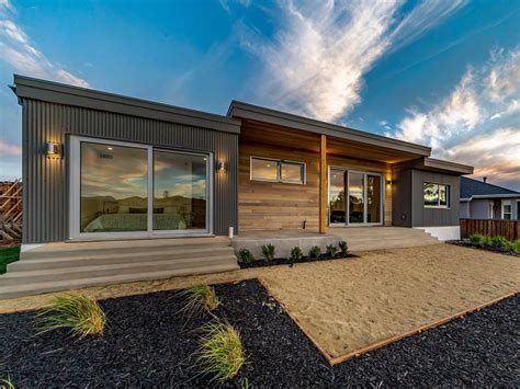 This California Company Makes Smart Off The Grid And Healthy Prefab