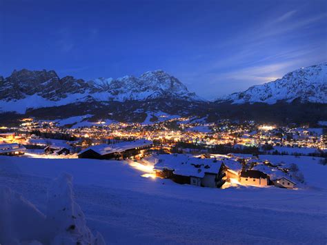 Search for hotels in cortina d'ampezzo with hotels.com by checking our online map. Cortina d'Ampezzo (Veneto) | Wintersport