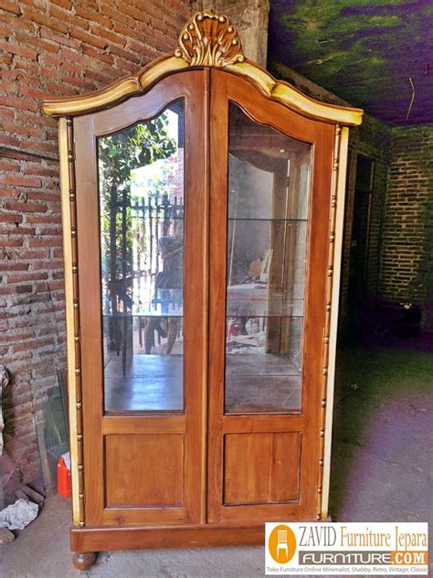 Bahan baku yang kami gunakan untuk mebuat sebuah lemari pakaian 2 pintu sliding ini tentu saja dari bahan baku yang berkualitas tinggi seperti dengan bahan kayu jati. Lemari Hias Kayu Jati 2 Pintu Minimalis - Jual Lemari Hias ...
